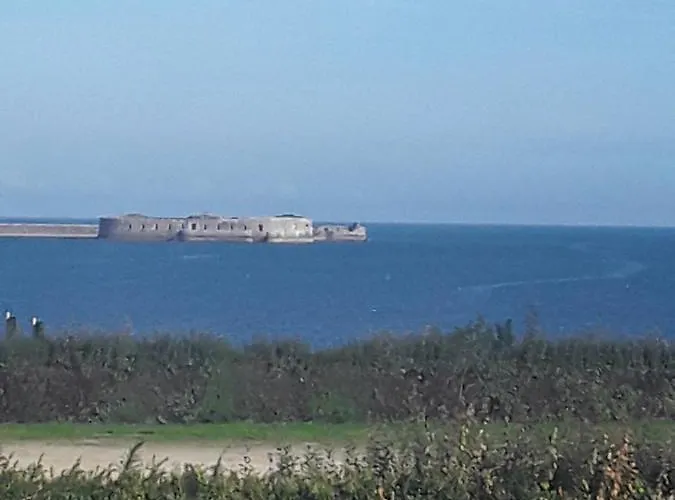 Grande Maison Vue Sur *