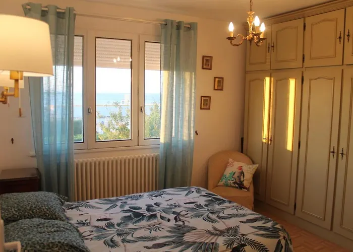 Holiday home Grande Maison Vue Sur *